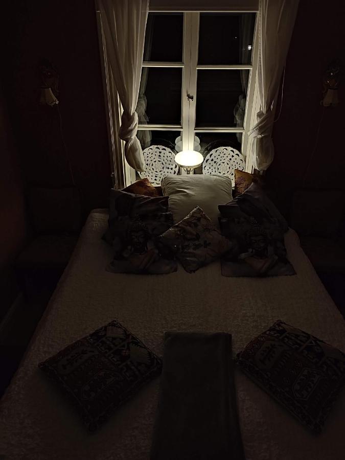 Den Unika Sekelskiftsvaningen. Appartement Norrtälje Buitenkant foto