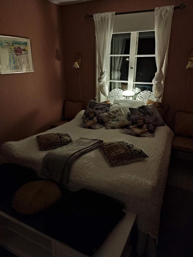 Den Unika Sekelskiftsvaningen. Appartement Norrtälje Buitenkant foto