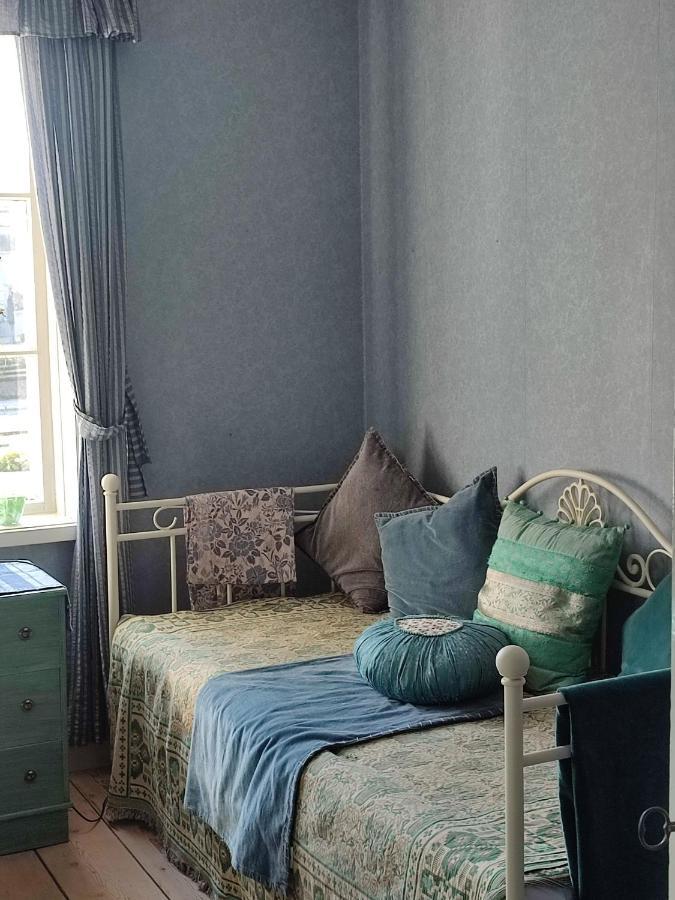 Den Unika Sekelskiftsvaningen. Appartement Norrtälje Buitenkant foto