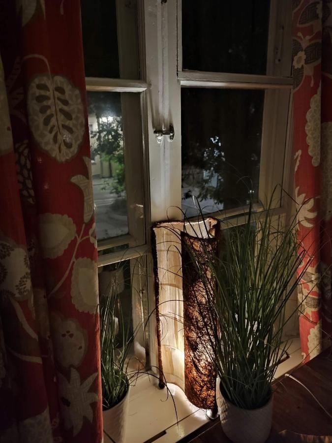 Den Unika Sekelskiftsvaningen. Appartement Norrtälje Buitenkant foto