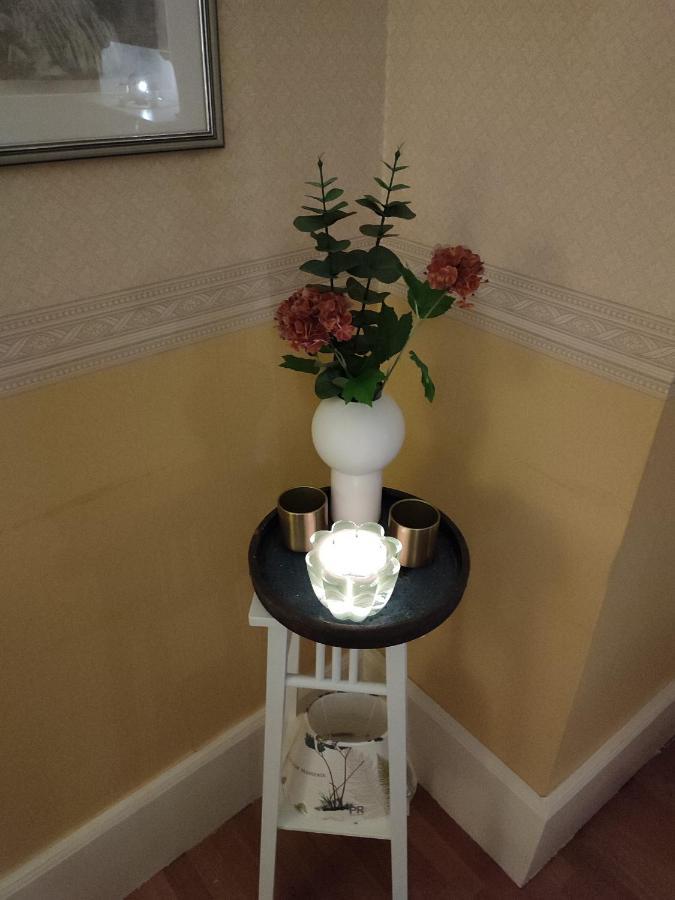 Den Unika Sekelskiftsvaningen. Appartement Norrtälje Buitenkant foto
