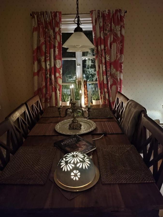 Den Unika Sekelskiftsvaningen. Appartement Norrtälje Buitenkant foto