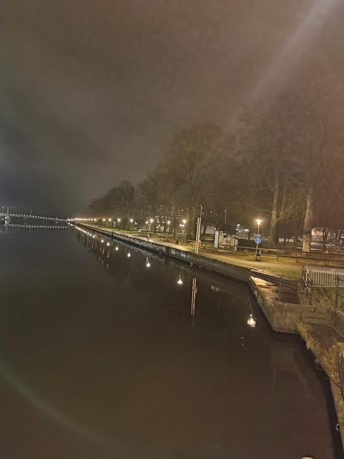 Den Unika Sekelskiftsvaningen. Appartement Norrtälje Buitenkant foto