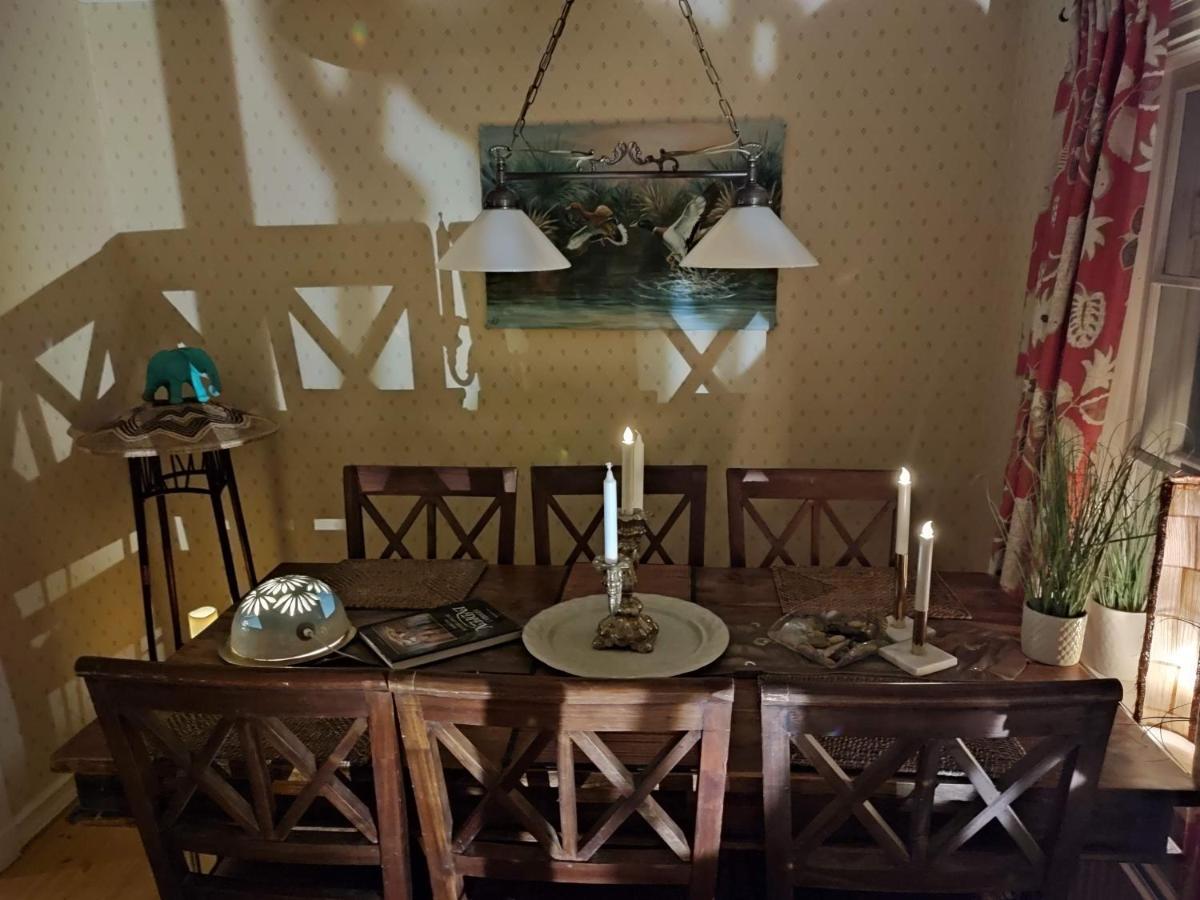 Den Unika Sekelskiftsvaningen. Appartement Norrtälje Buitenkant foto