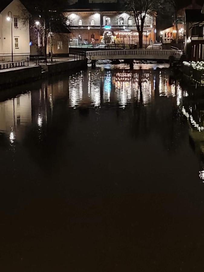 Den Unika Sekelskiftsvaningen. Appartement Norrtälje Buitenkant foto